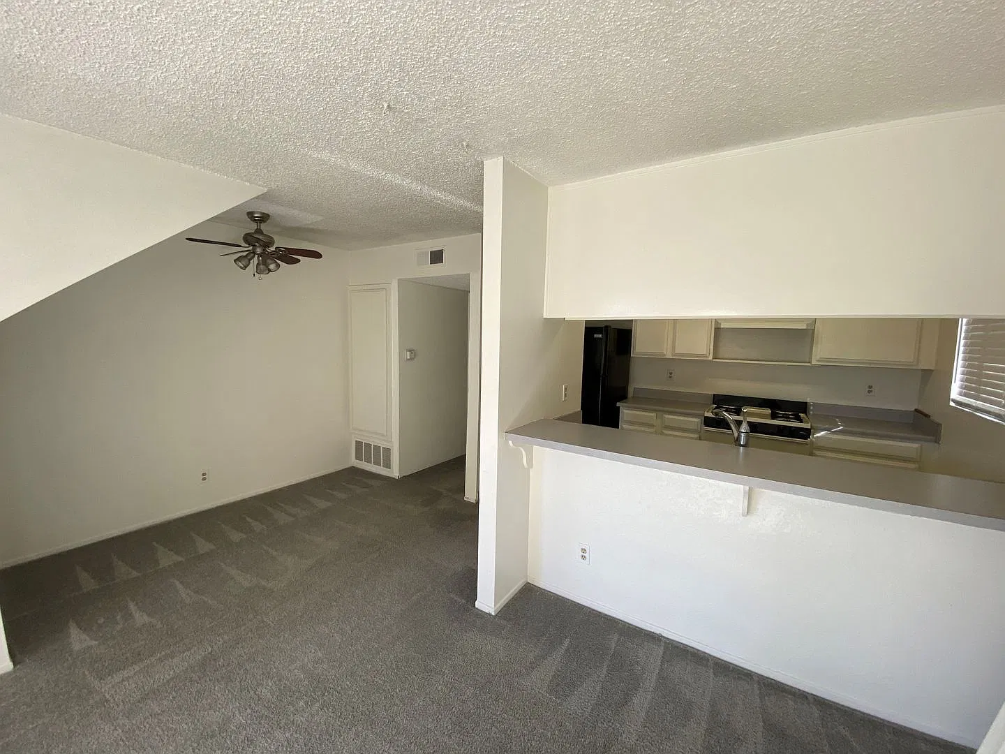 Quaint Beach Apartment! — Photo 2