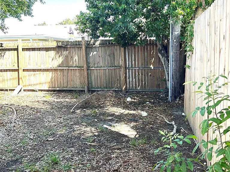 2152 Greenbriar Blvd — Photo 41