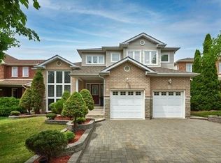 10 Thornbury St, Clarington, ON L1E2B9