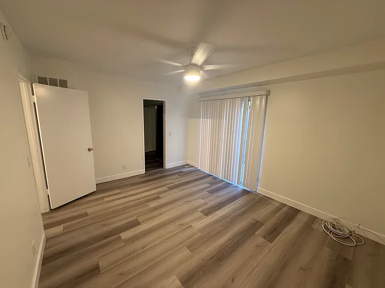 11915 Goshen Ave #3 — Photo 6