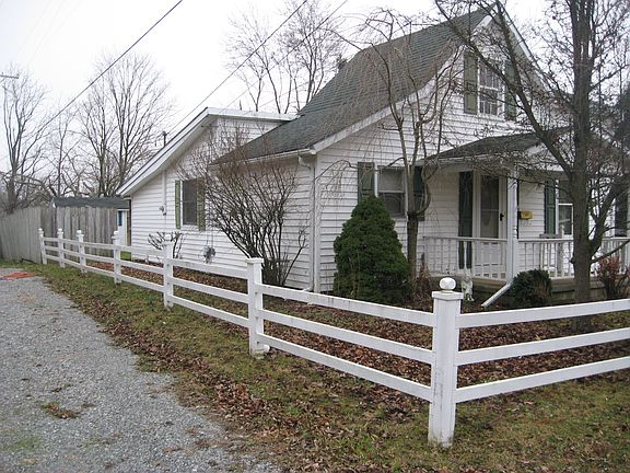 3rd image of 145 E Lawn Ave