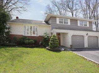 846 Greenwich Ln, Union, NJ 07083
