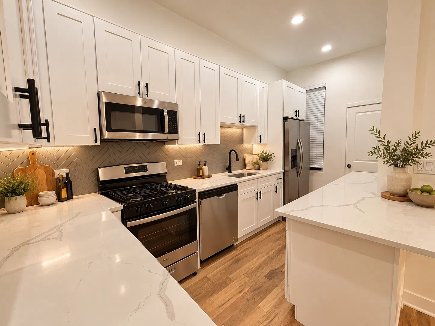 3 bed, 1400 sqft, $3,300 — Photo 3