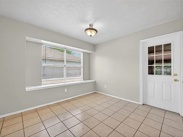 2310 Woodwind Dr — Photo 17