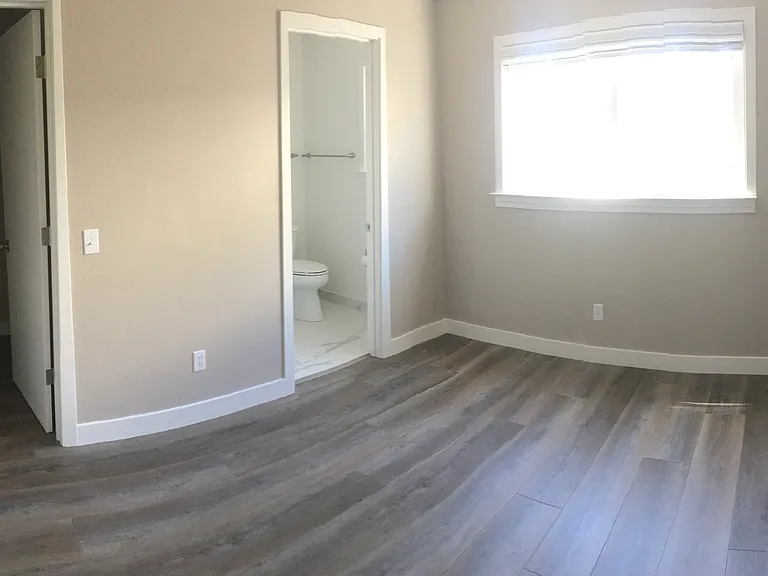 1100 McClellan Ave — Photo 6