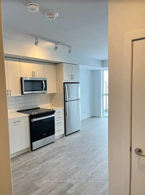 2 bed, $2,350 — Photo 3