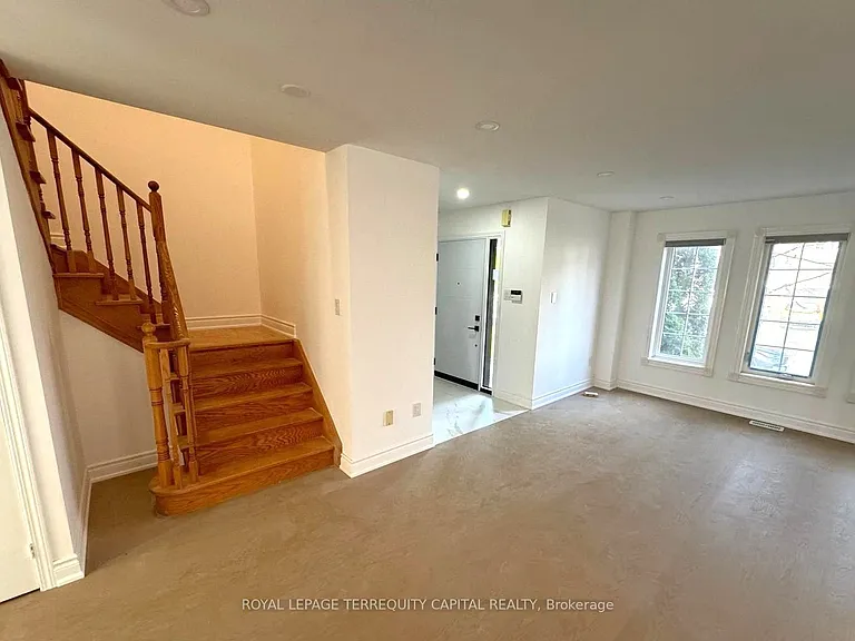 169 Flagstone Way — Photo 3