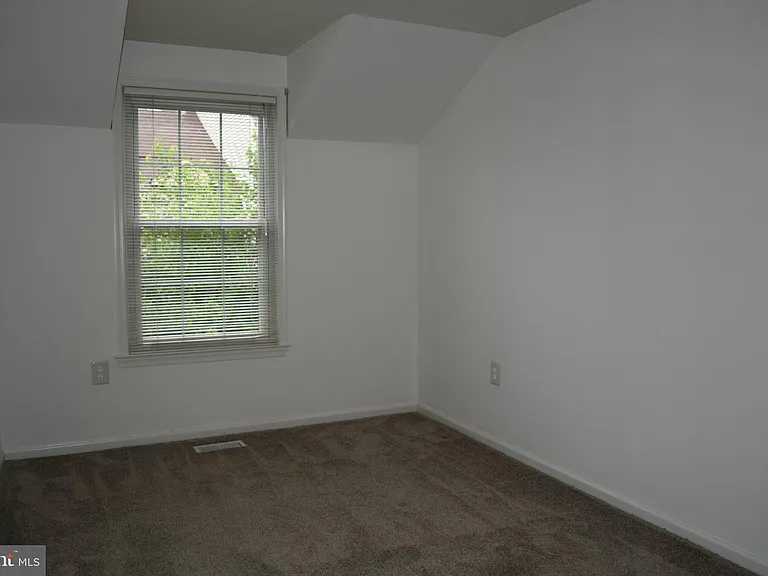 14380 Gringsby Ct — Photo 7