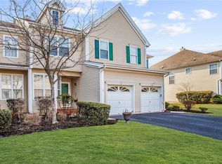 53 Woods Edge Ct #53, Parlin, NJ 08859