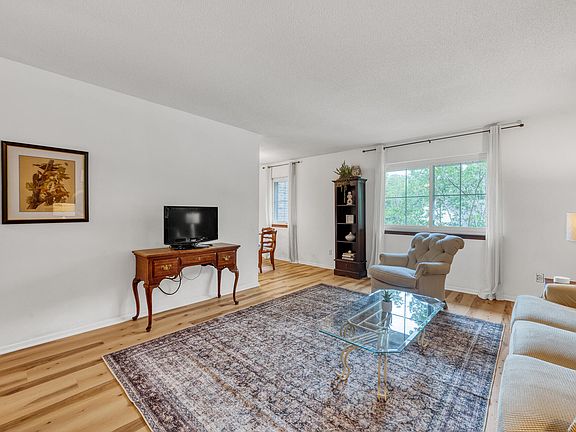 4th image of 753 Ashdale Dr APT 3-A
