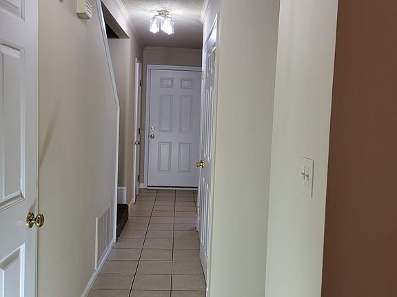 4th image of 1612 Village Lake Dr
