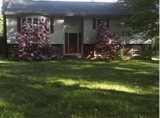 52 E Hill Rd, Brimfield, MA 01010