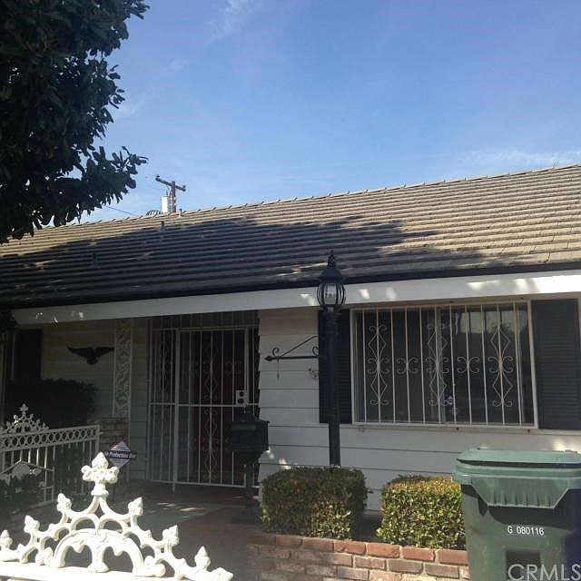 2nd image of 834 E Virginia St