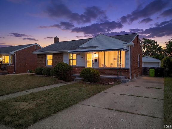 2nd image of 28740 Edward St