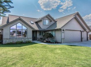 2545 NW Canyon Dr, Redmond, OR 97756