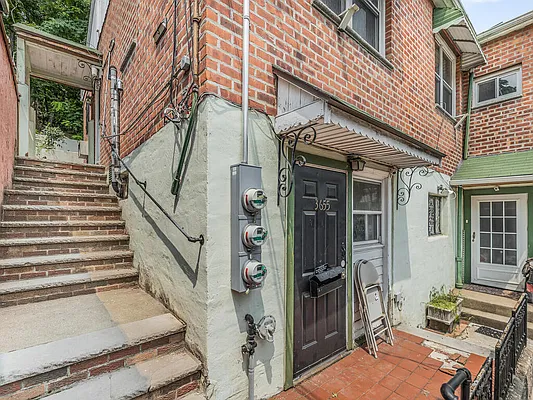 Sold by OOAKB&F INC | media 20