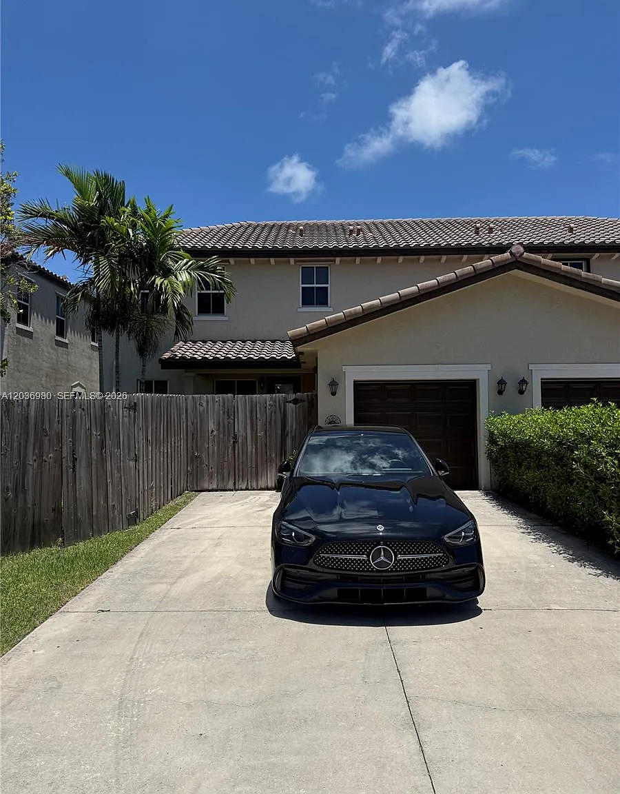 Summerville Villas — Photo 1