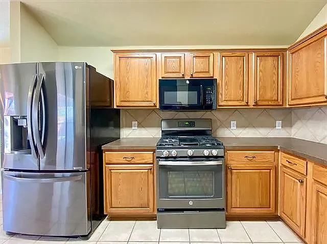 1000 Campbell Dr — Photo 9