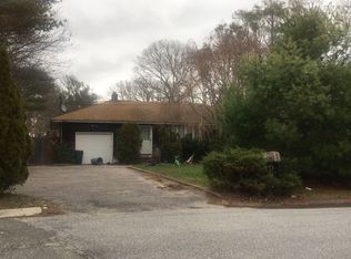 35 Lincoln Rd, Medford, NY 11763