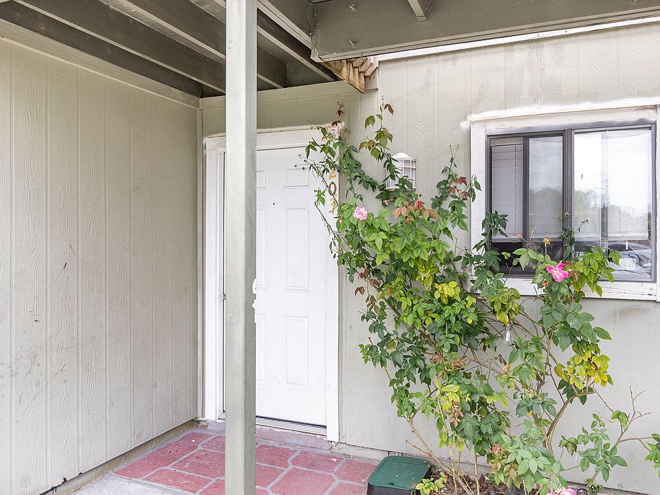 1st image of 203 Scottsdale Sq #203