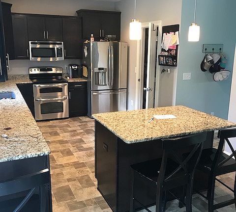 4th image of 3062 Hawthorn Dr