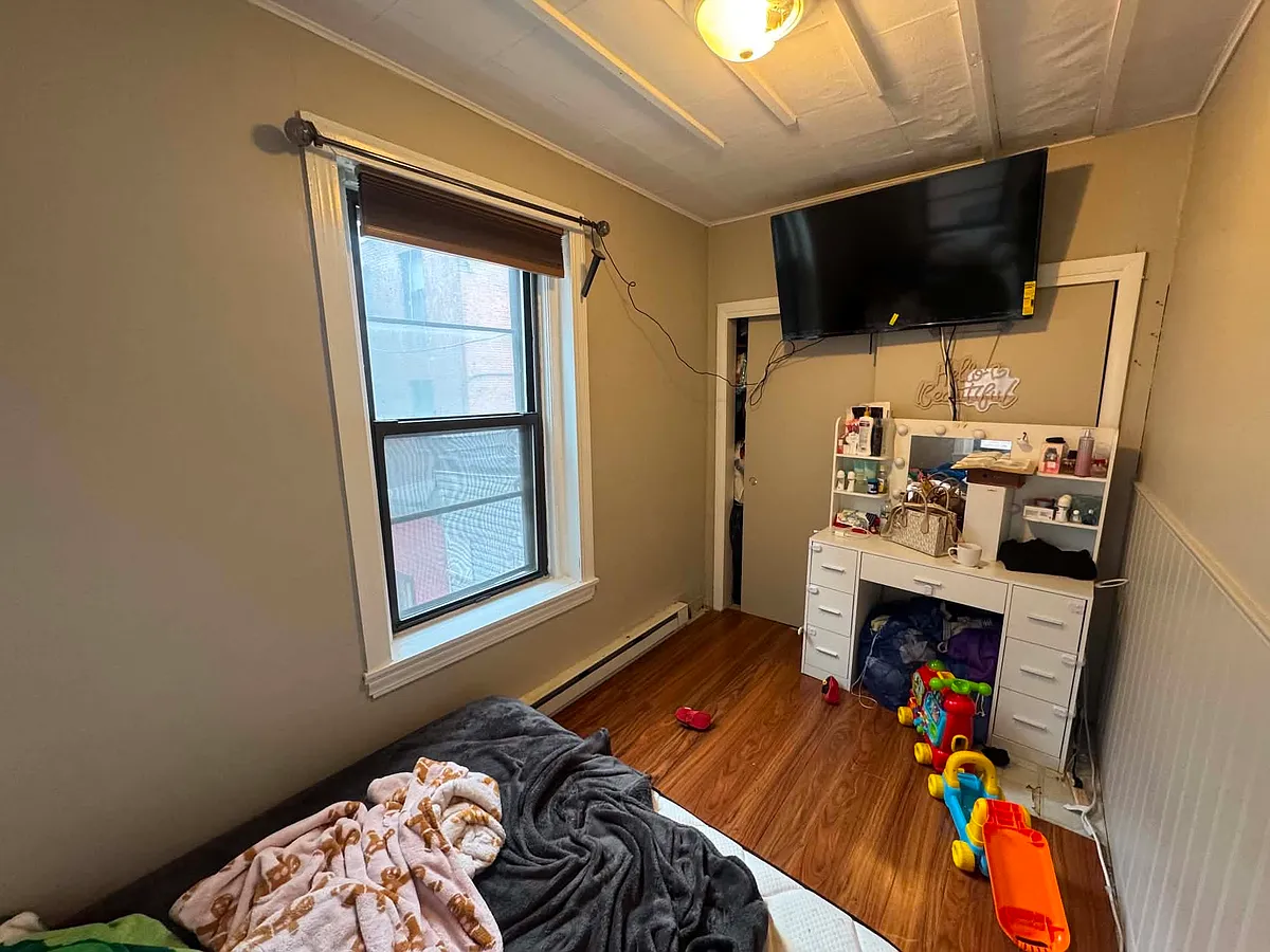 Building Photo - 205 Endicott St #2