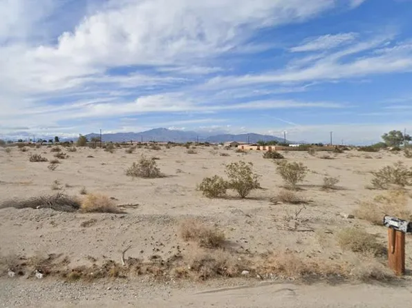 2353 Harbor Dr, Thermal, CA 92274