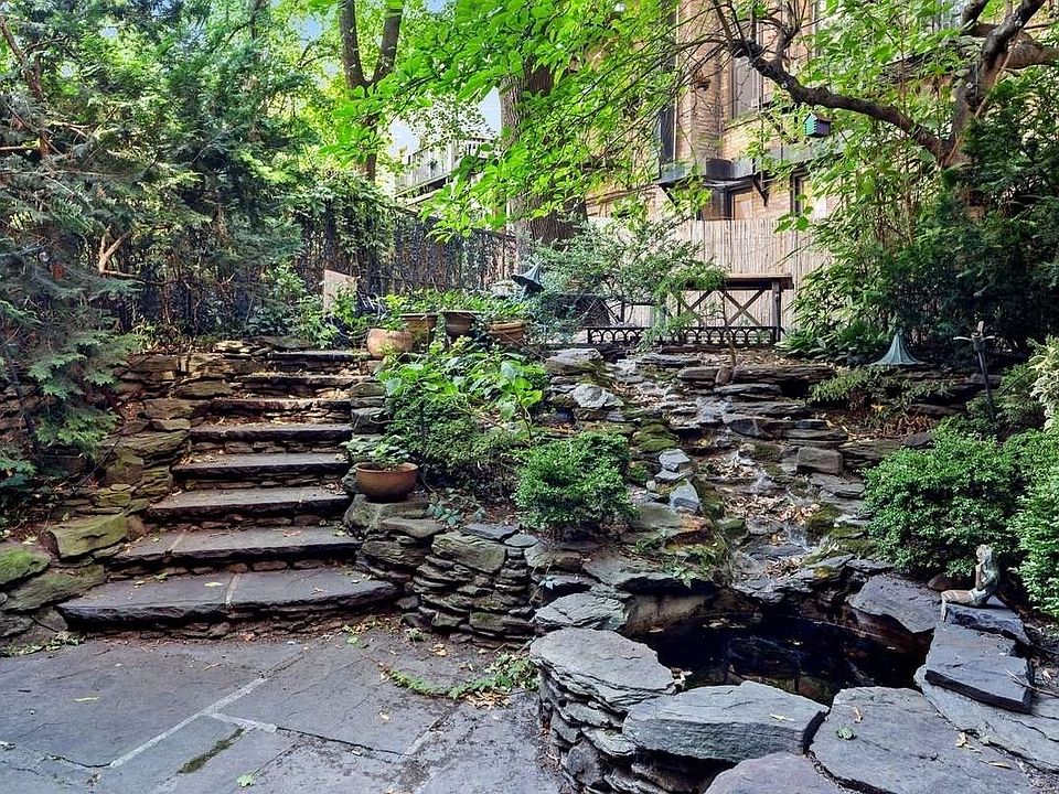 1st image of 142 W 11th St #1