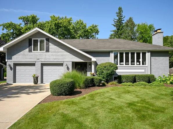 1228 Gamon Rd, Wheaton, IL 60189