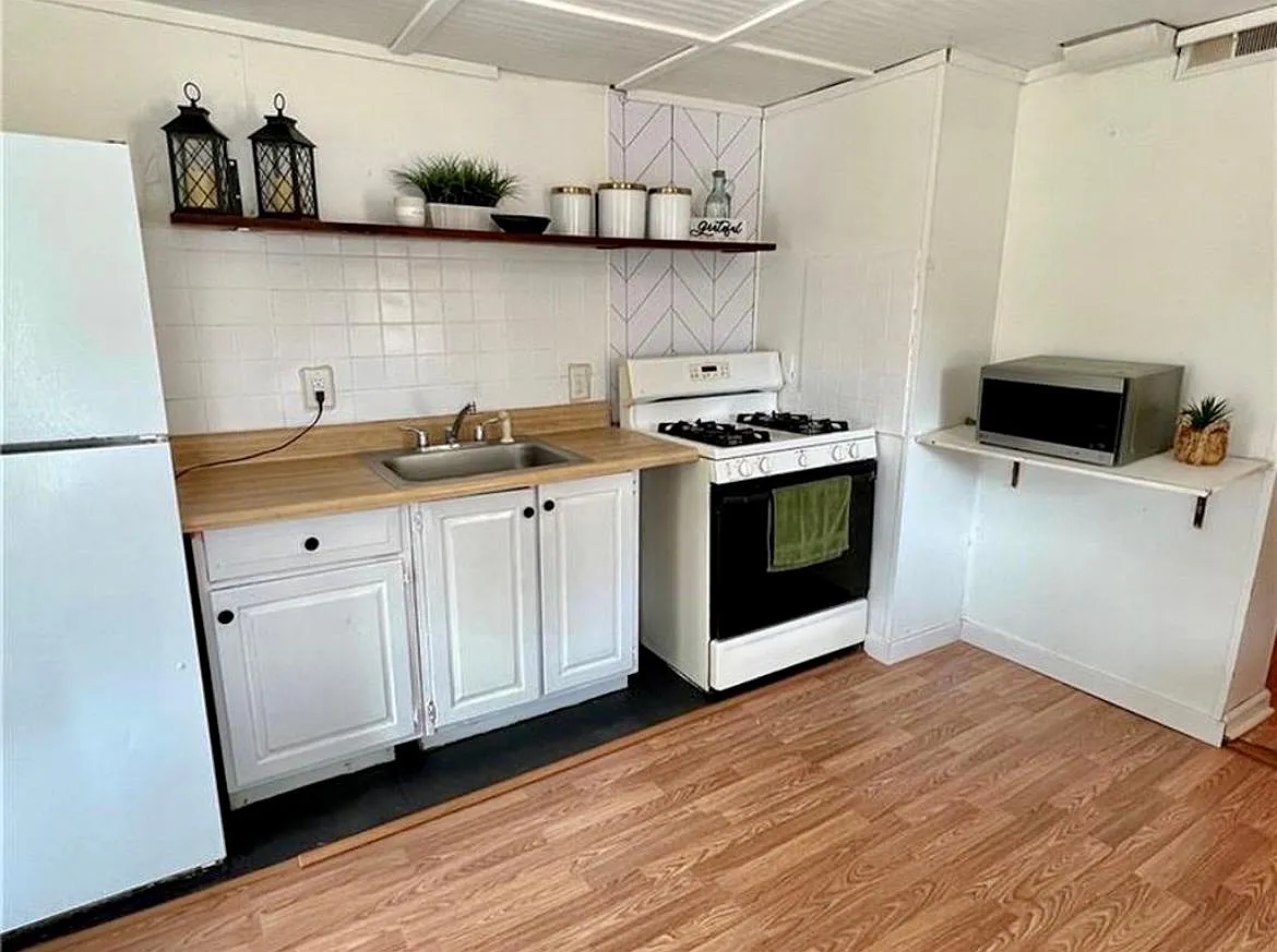 413 Vine St — Photo 3