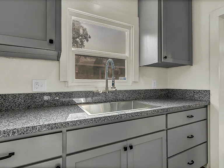 916 S Encina St — Photo 18
