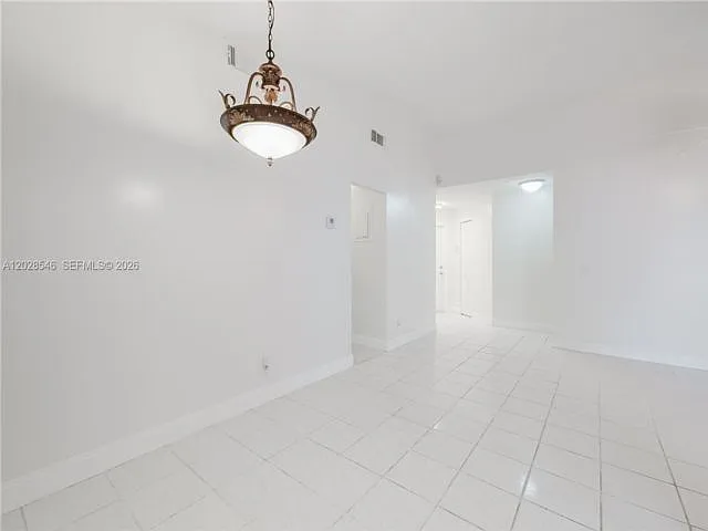 1482 Springside Dr — Photo 2