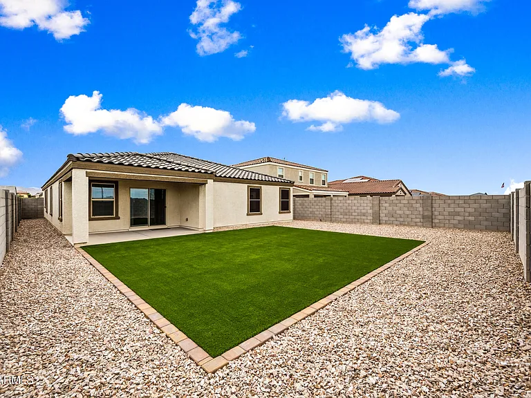 24661 W Jessica Ln — Photo 11
