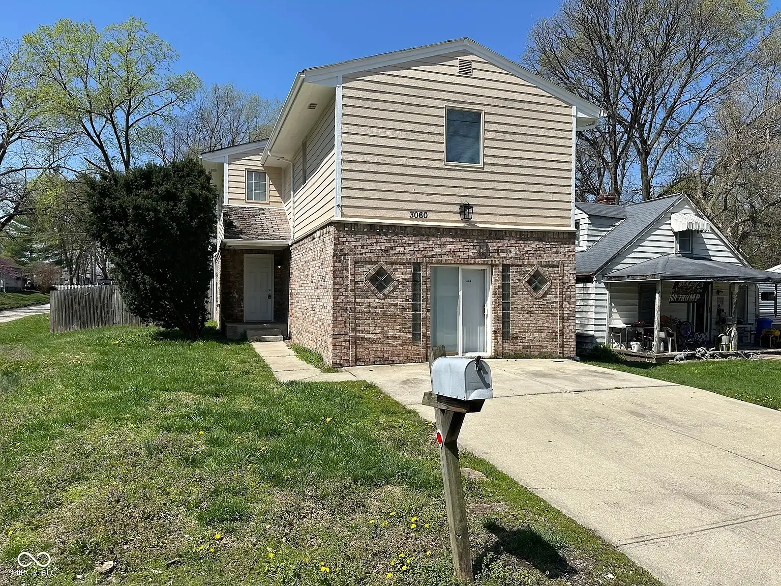 3060 S Lyons Ave photo 1