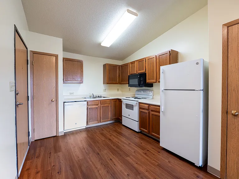 Oakland Pointe — Photo 20