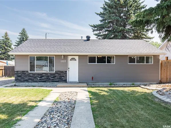 1337 7th AVENUE NW, Moose Jaw, SK S6H 4C8