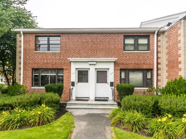 200-202 Church St, Waltham, MA 02452