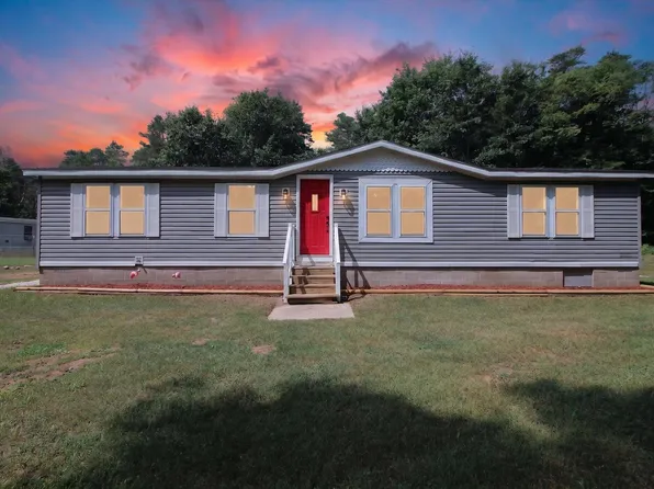 1105 Fisk Dr, Morley, MI 49336