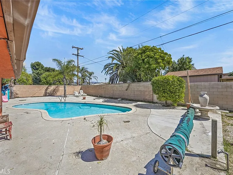 9417 Mango Ave — Photo 28