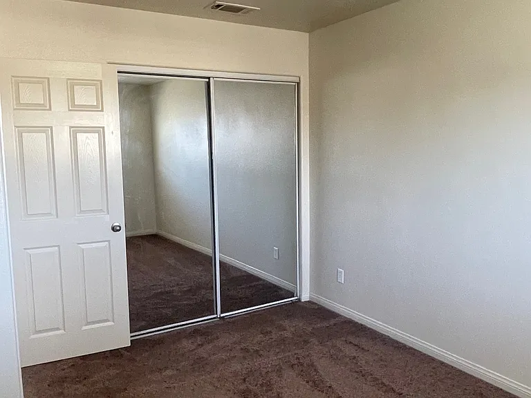 1024 Lorraine Pl #14 — Photo 7