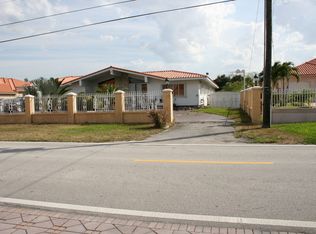 8270 SW 2nd St, Miami, FL 33144