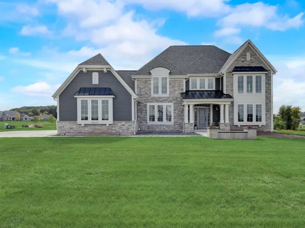 N67W27857 Red Oak COURT, Sussex, WI 53089