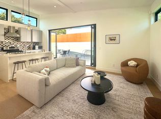 2933 S West View St, Los Angeles, CA 90016