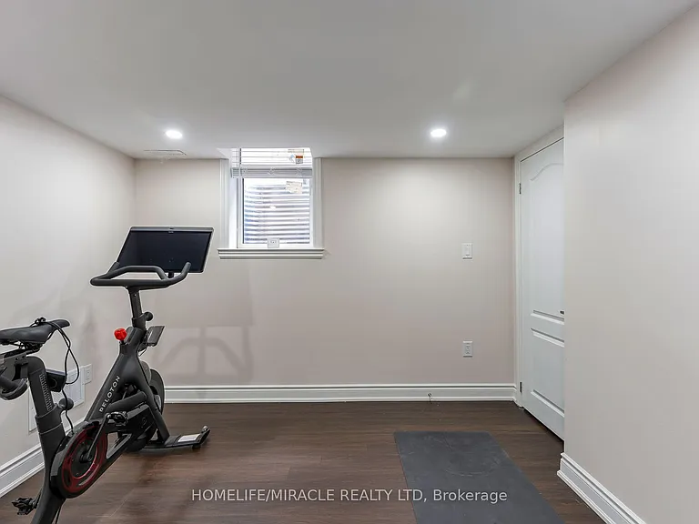 2343 Falling Green Dr — Photo 34