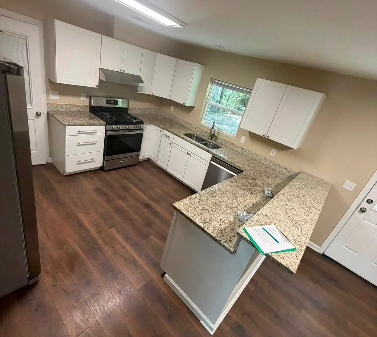 4 bed, 1338 sqft, $2,900 — Photo 2