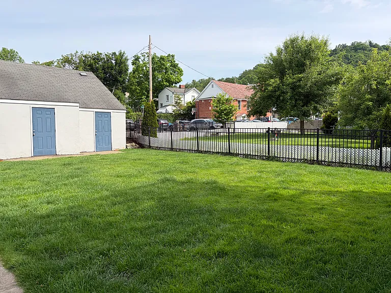 Shared yard.