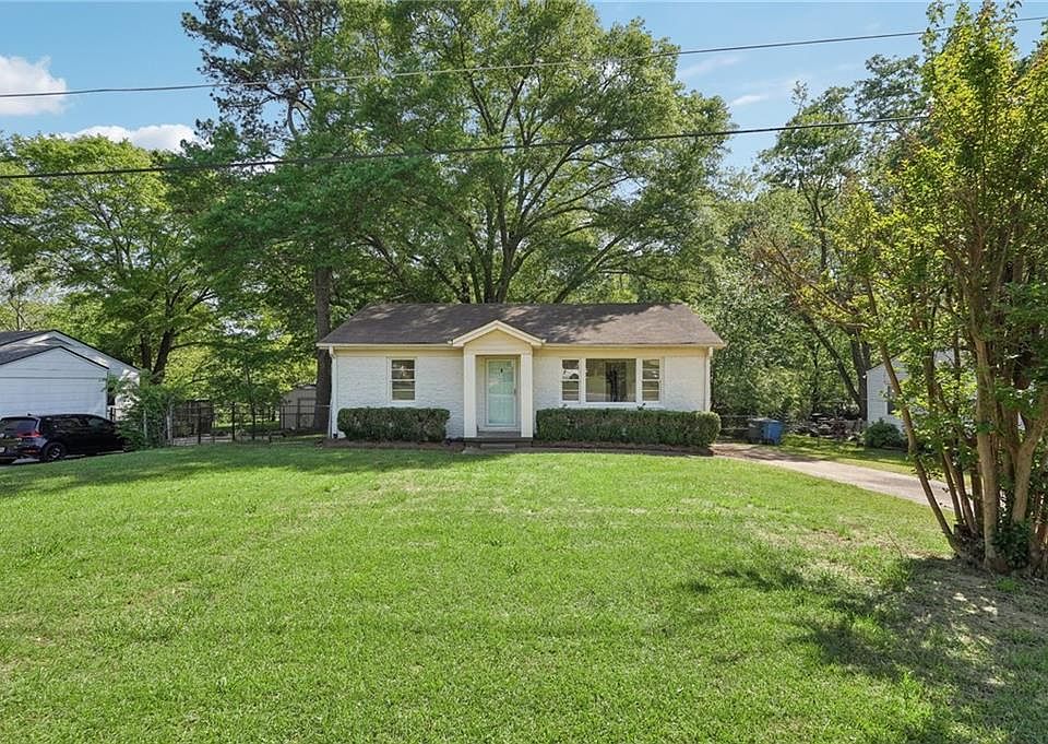 1st image of 176 Nancy Dr SE