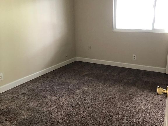 4th image of 2130 Ascot Dr APT 222