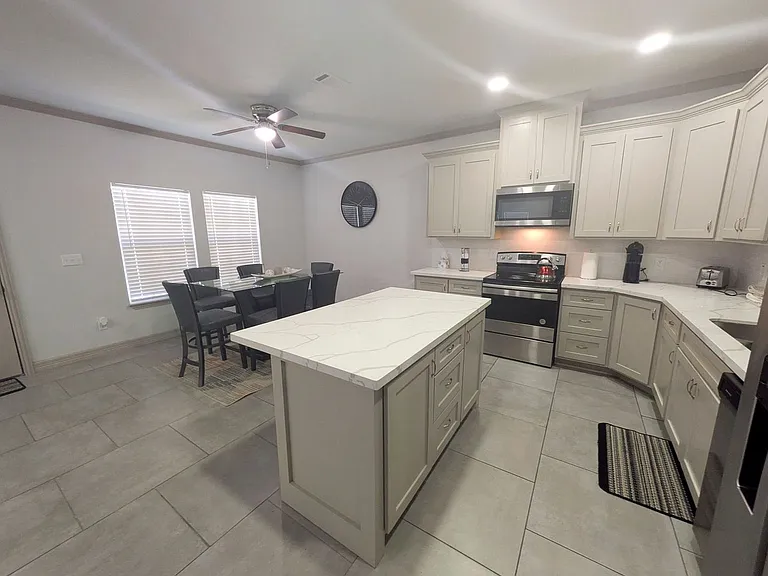 2925 Pecos St — Photo 6