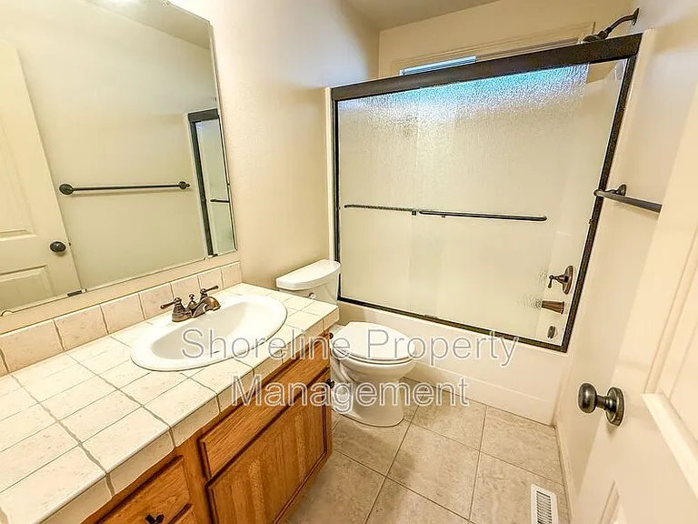 2328 E Satterfield St — Photo 18